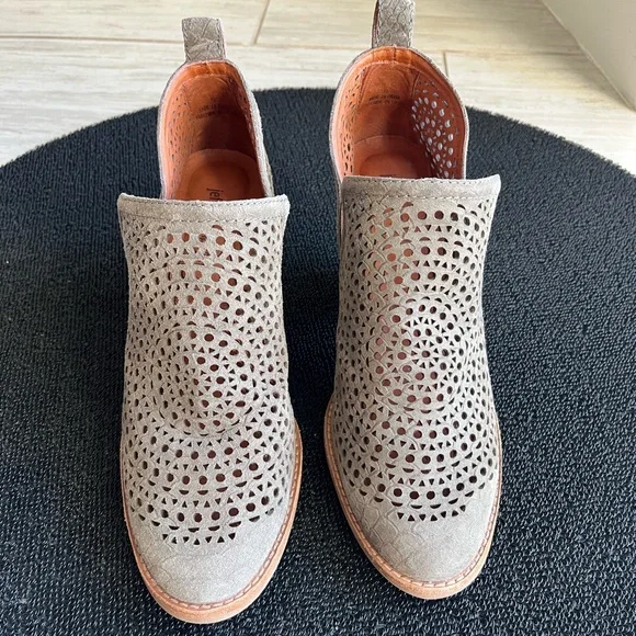 Jeffrey Campbell Beige Ankle Booties - Picture 4 of 8